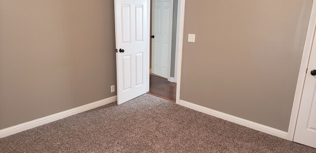 Building Photo - 3 bedroom 1 bath