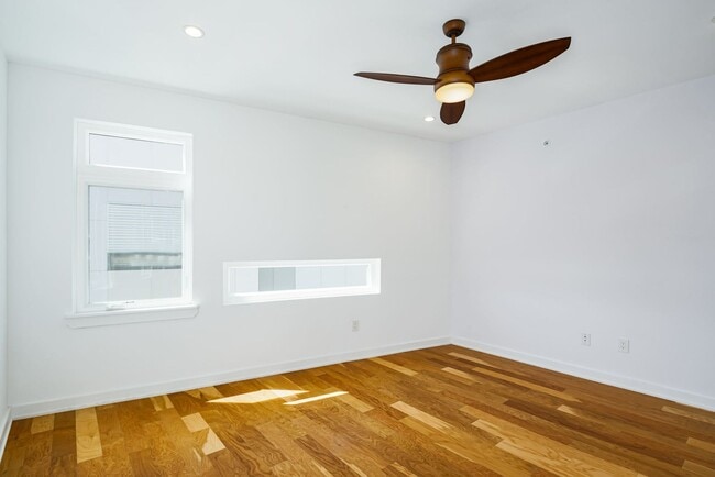 Building Photo - Stunning 4-Bedroom Townhouse with Garage and Rooftop Deck! Available late May!