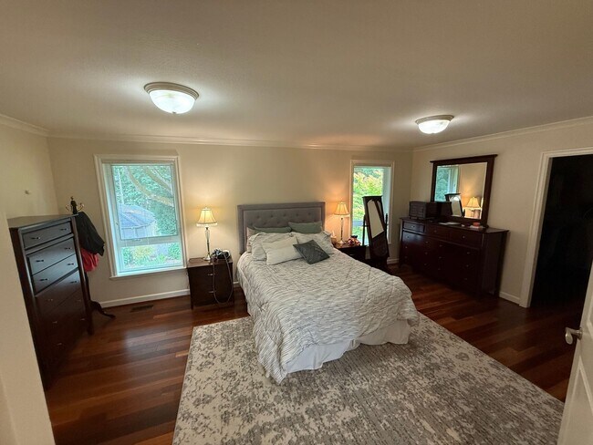 Building Photo - Beautiful Upscale Large High End Home in K...