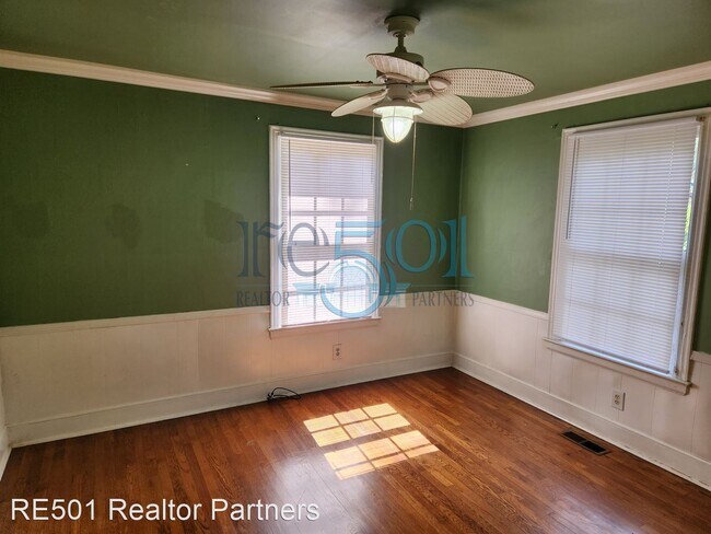 Building Photo - 2 br, 1 bath House - 320 S. Maple Street