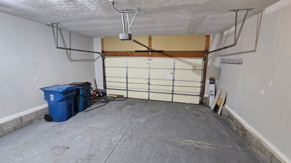 Garage - 5411 Skeffington Way