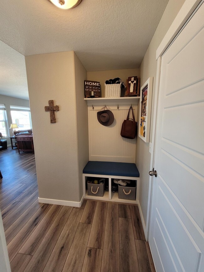 Building Photo - 10135 Thrive Ln
