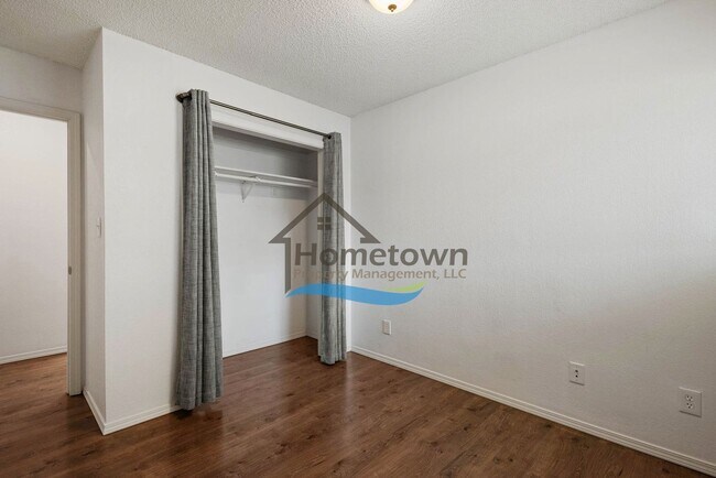 Building Photo - 3 Bedroom Home with Attached 3-Bay Garage ...