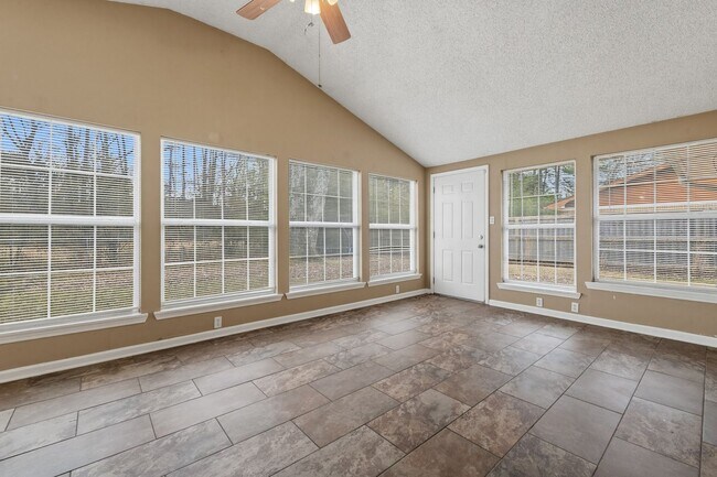 Building Photo - Nice 3 Bedroom 2 and a Half Bathroom House in Jacksonville, Arkansas