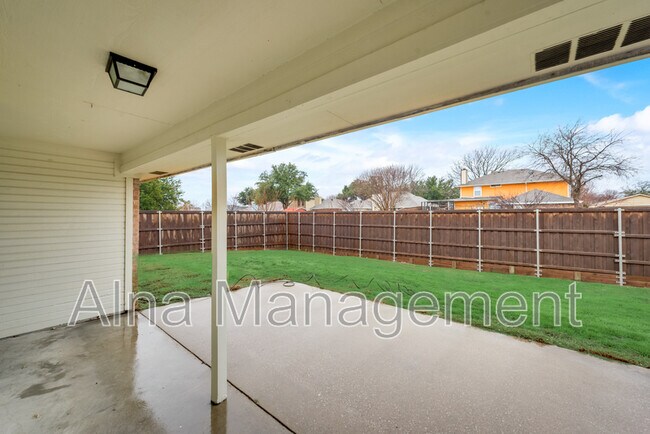 Building Photo - 6609 Gardenia Dr