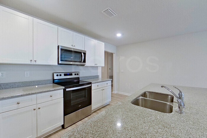 Building Photo - 401 Monarch Ln