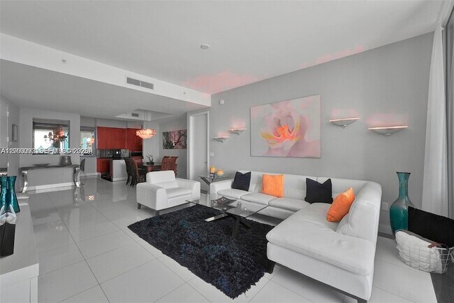 Building Photo - 18101 Collins Ave