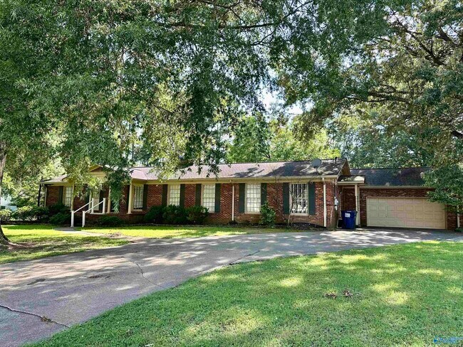 Primary Photo - 4010 Medford Dr SE