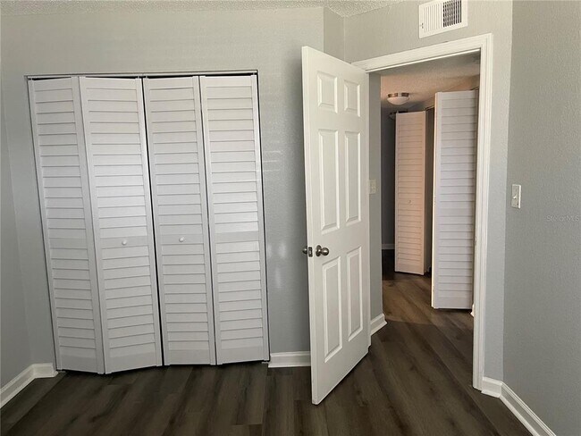 Building Photo - 10195 Sailwinds Blvd N