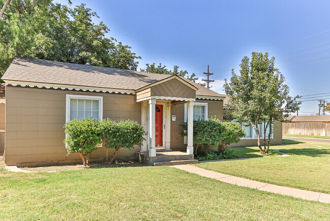 Building Photo - 2517 33rd St