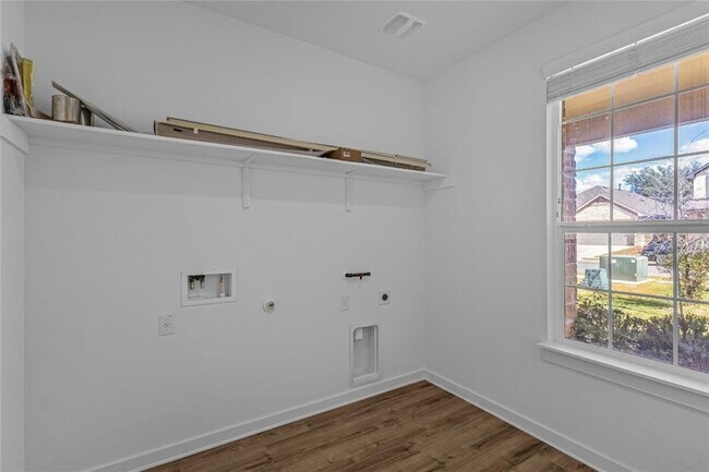 Building Photo - 1925 Ruger Pass