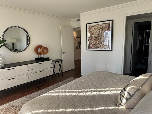 Building Photo - 1122 Colorado St