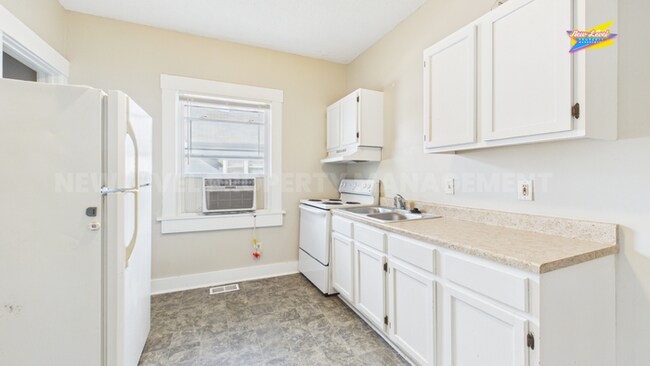 Building Photo - 352 N Holyoke Pl