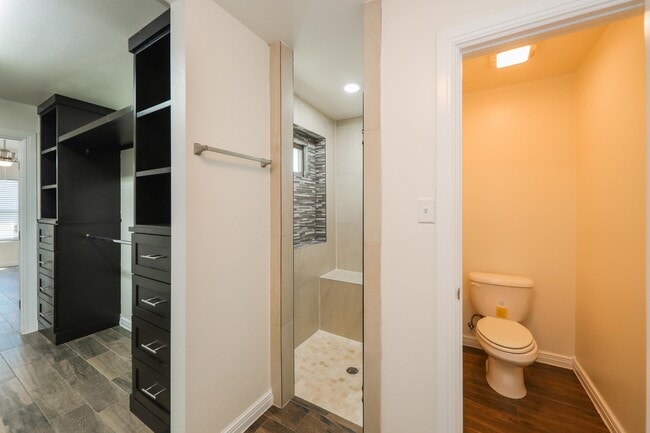 Building Photo - 2319 Palos Lp