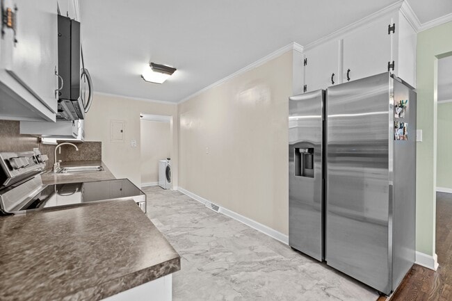 Building Photo - 205 Fieldstone Cir