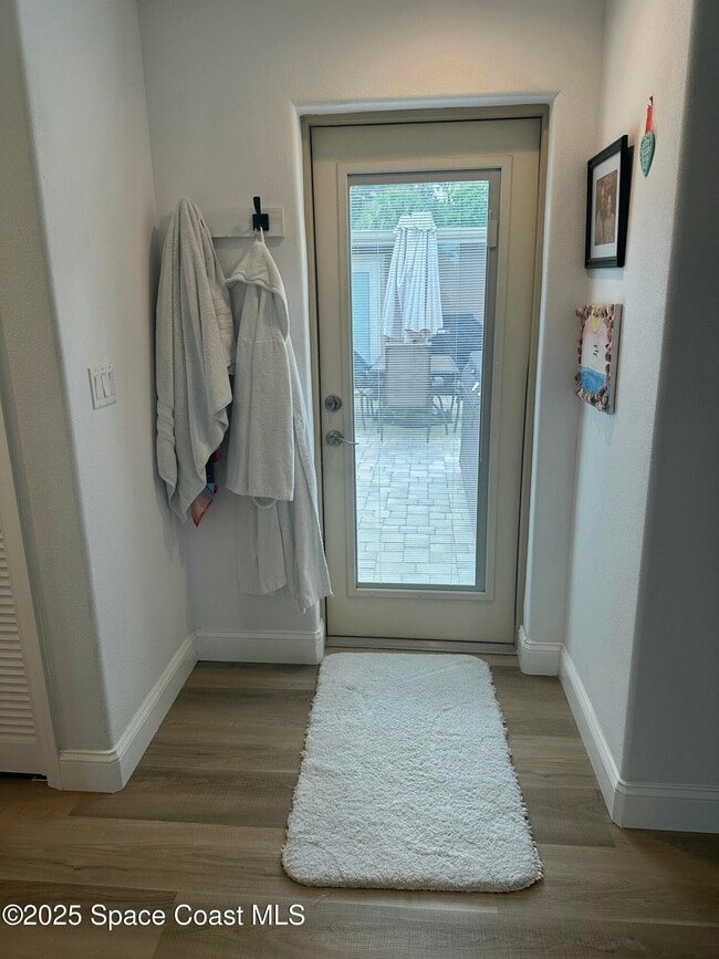 Building Photo - 574 Dianne Dr