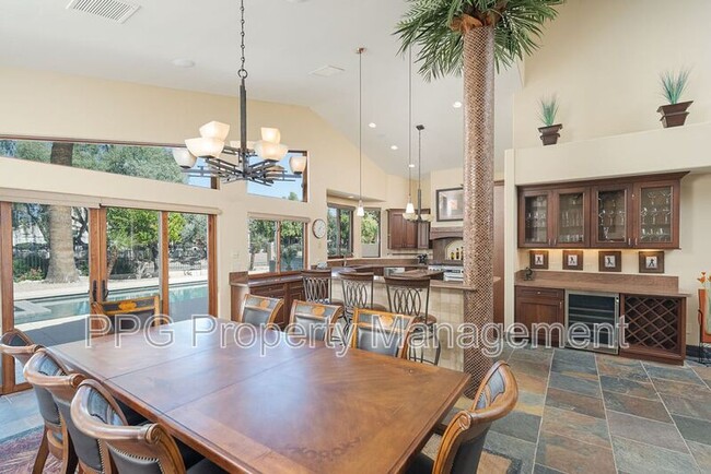 Building Photo - 4725 N Brookview Terrace