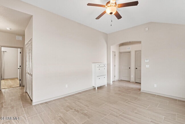 Building Photo - 13960 Lago Vista Ave