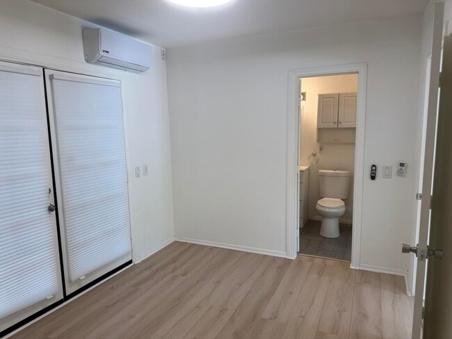 Building Photo - 502 Calle Santa Rosa S