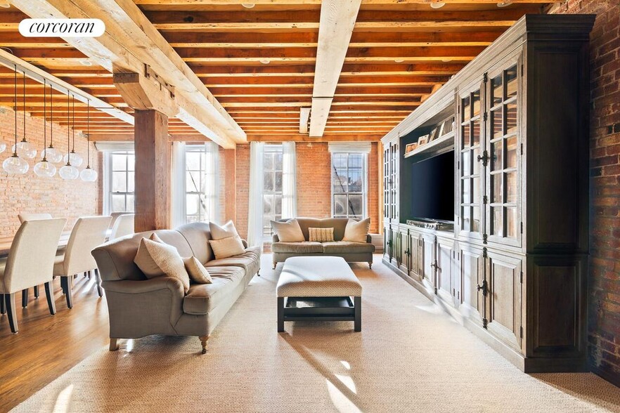 Primary Photo - 62 Beach St