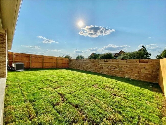 Building Photo - 1825 Bonham Ln