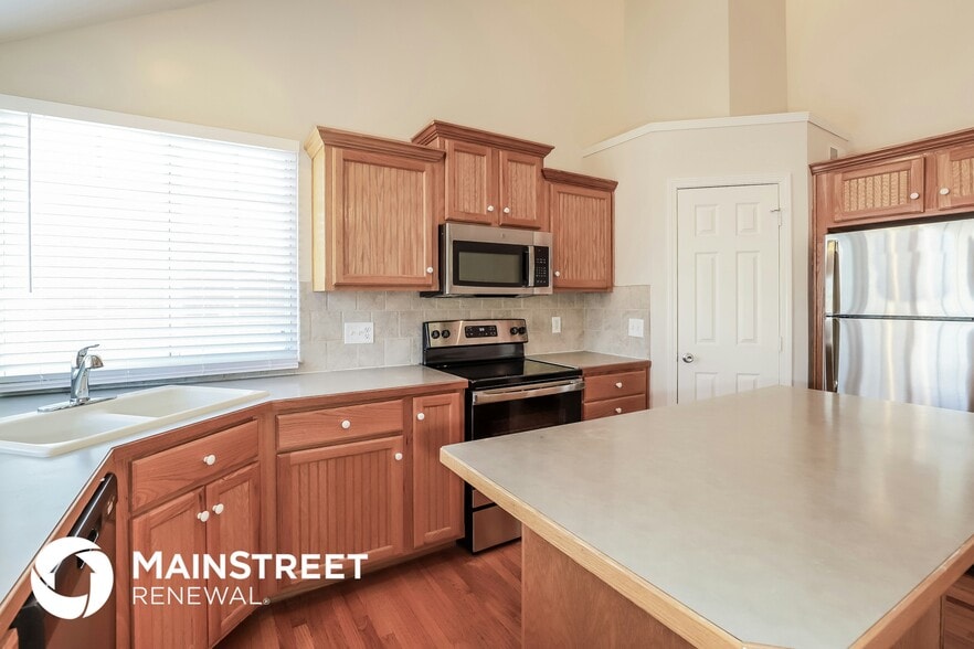 Building Photo - 2304 Sumter Ct