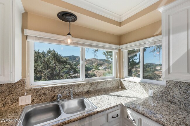 Building Photo - 167 Rimrock Rd