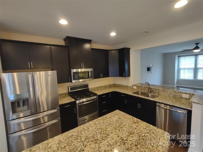 Building Photo - 4068 Zilker Park Dr
