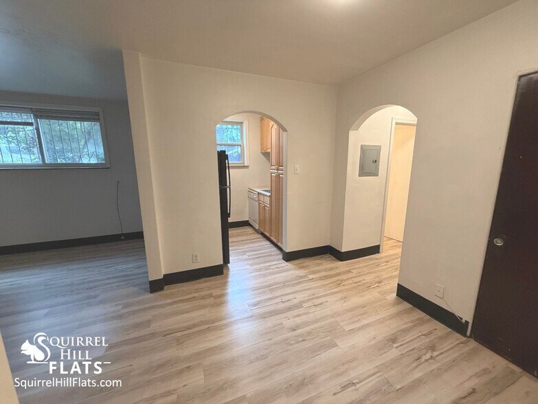 Building Photo - 5710 Phillips Ave