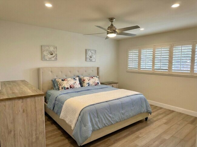 Building Photo - 20254 Meadowlark Dr