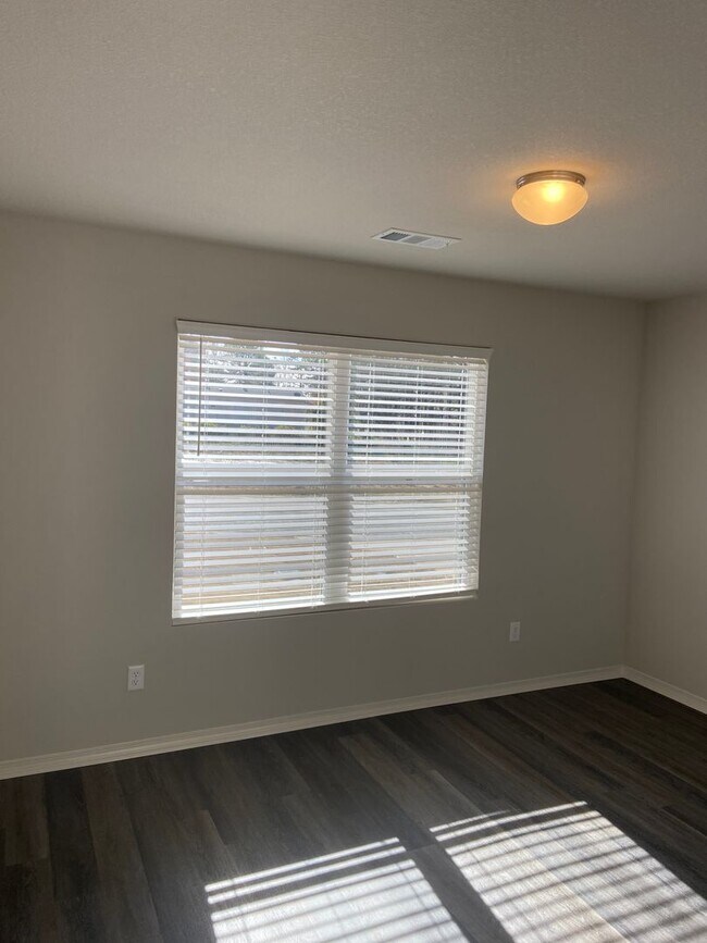 Building Photo - Pre-Lease Now | Beautiful 3 Bedroom Home with Fenced Yard in Paragould