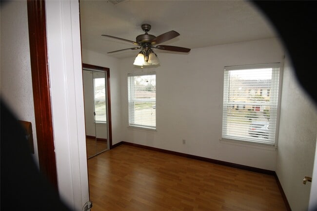 Building Photo - 458 Woodrail Dr