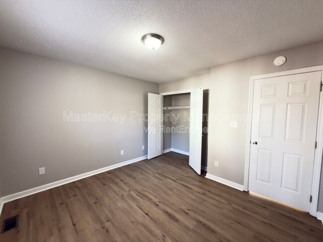 Building Photo - 1101 Amber Acres Ln