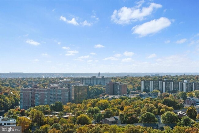 Building Photo - 3705 S George Mason Dr