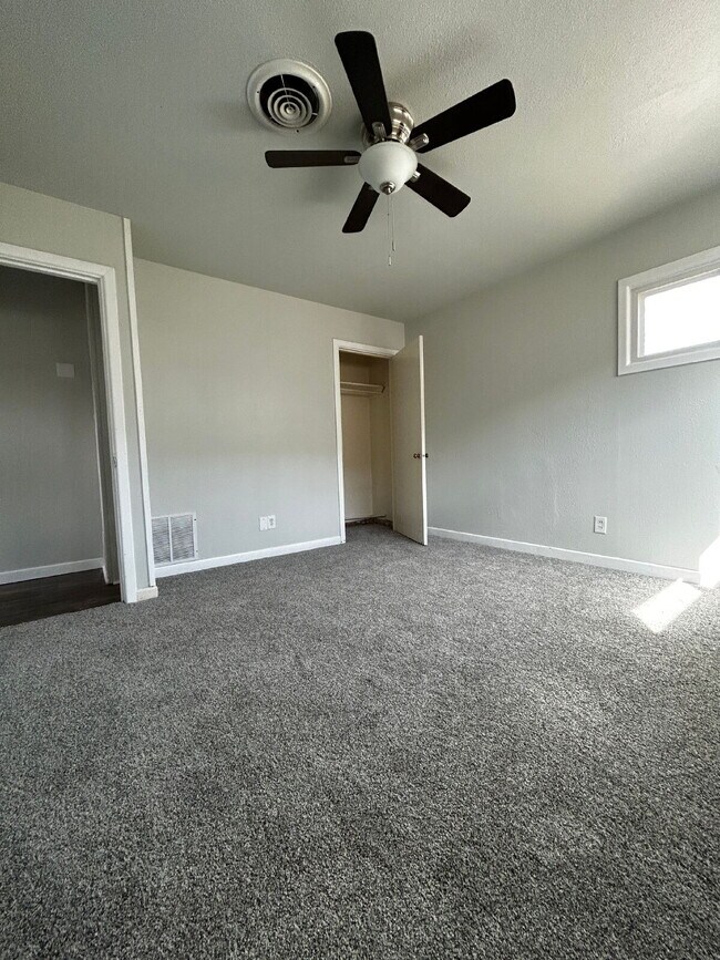 Building Photo - Cute, nicely remodeled 2 Bedroom 1 Bathroom