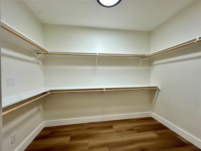 Building Photo - 15113 N Flamingo Dr