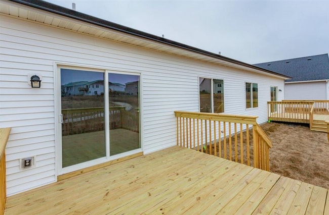 Building Photo - TONS OF LIVING SPACE!! 3 Bedrooms and 3 Bathrooms in Carlisle!