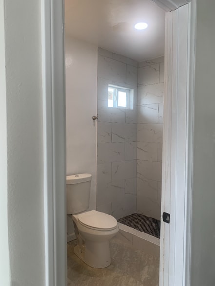 Building Photo - 14624 Willow St