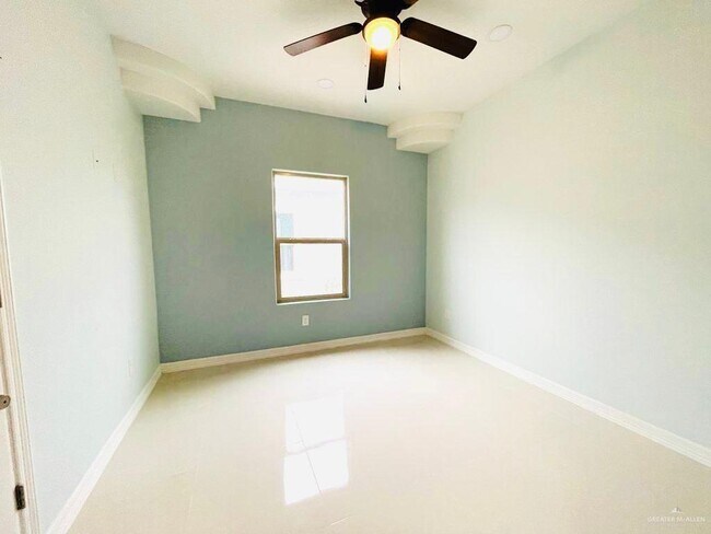Building Photo - 208 W Rutherford Ave