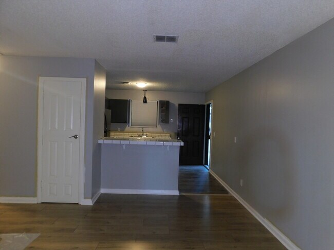 Building Photo - 5327 Westchase Ct