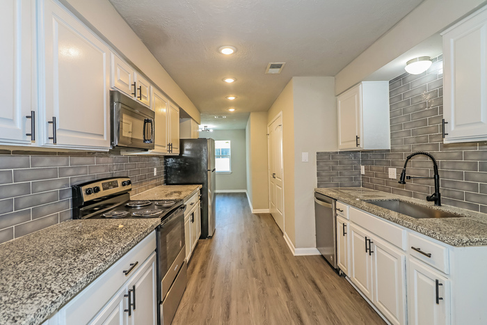 Building Photo - 11903 Bonaparte Dr