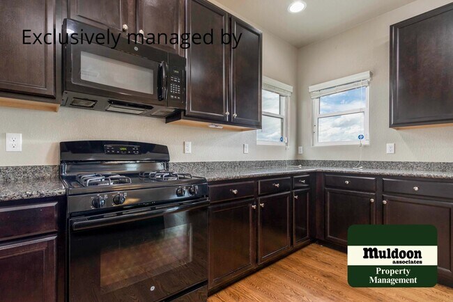 Building Photo - Beautifully done home close to Military Ba...