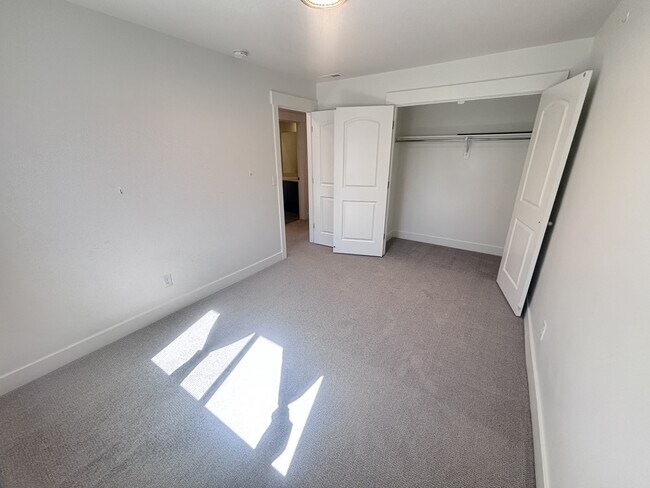 Building Photo - 3985 W 1960 N