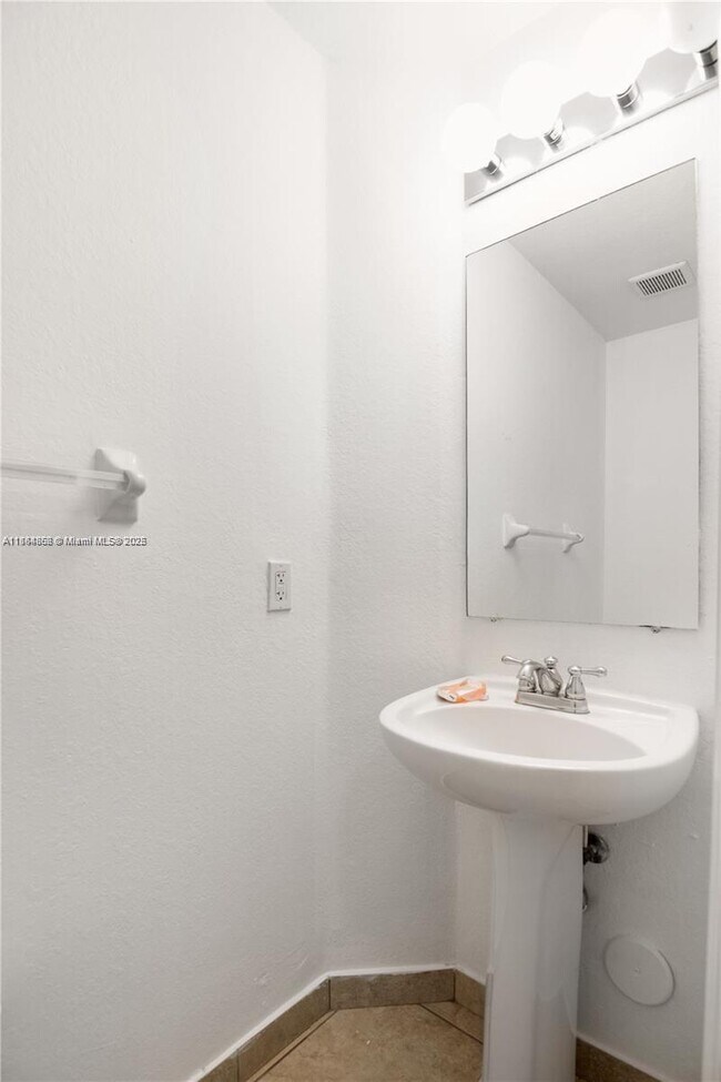 Building Photo - 10805 NW 89th Terrace