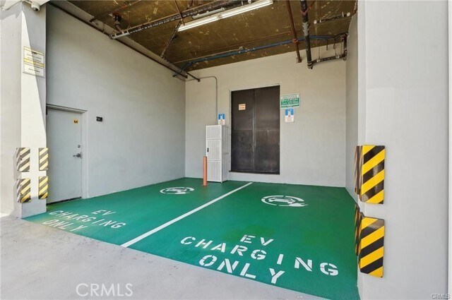 Building Photo - 637 S Fairfax Ave