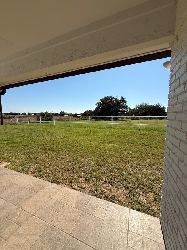 Building Photo - Beautiful modern farmhouse with 5 bedrooms...