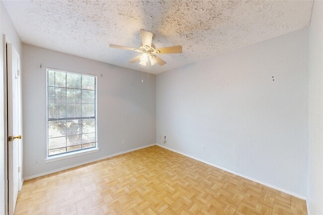 Building Photo - 2711 Heritage Colony Dr