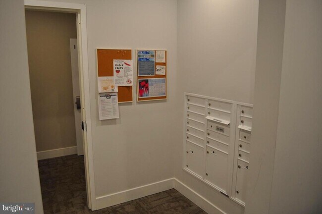 Building Photo - 170 Harrier Wy