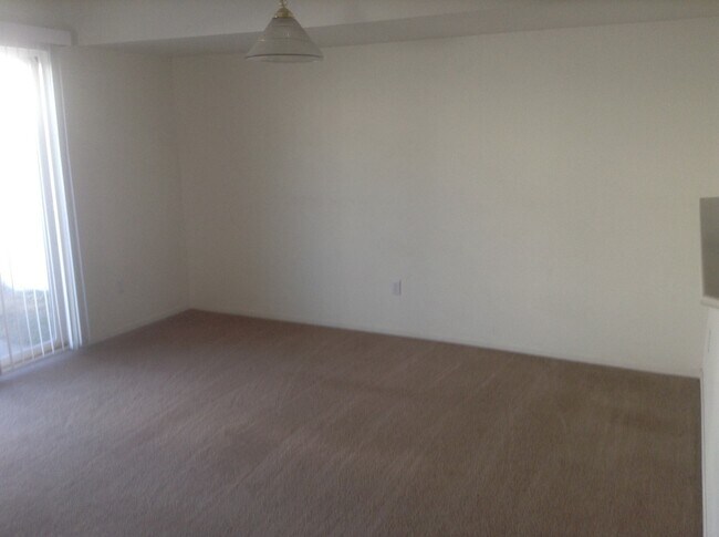 Building Photo - 323 Arkel Way