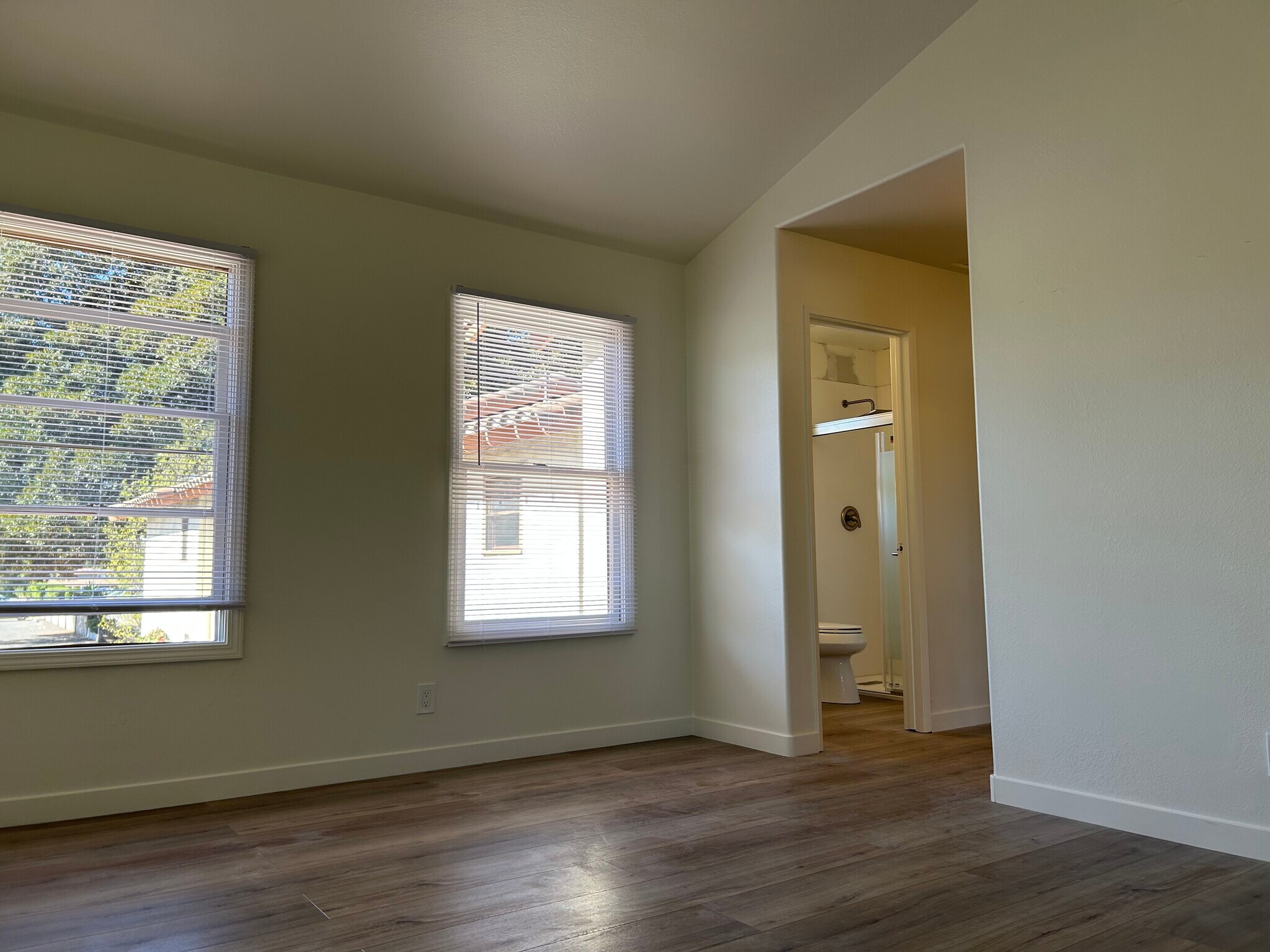 Building Photo - 629 S Glassell St